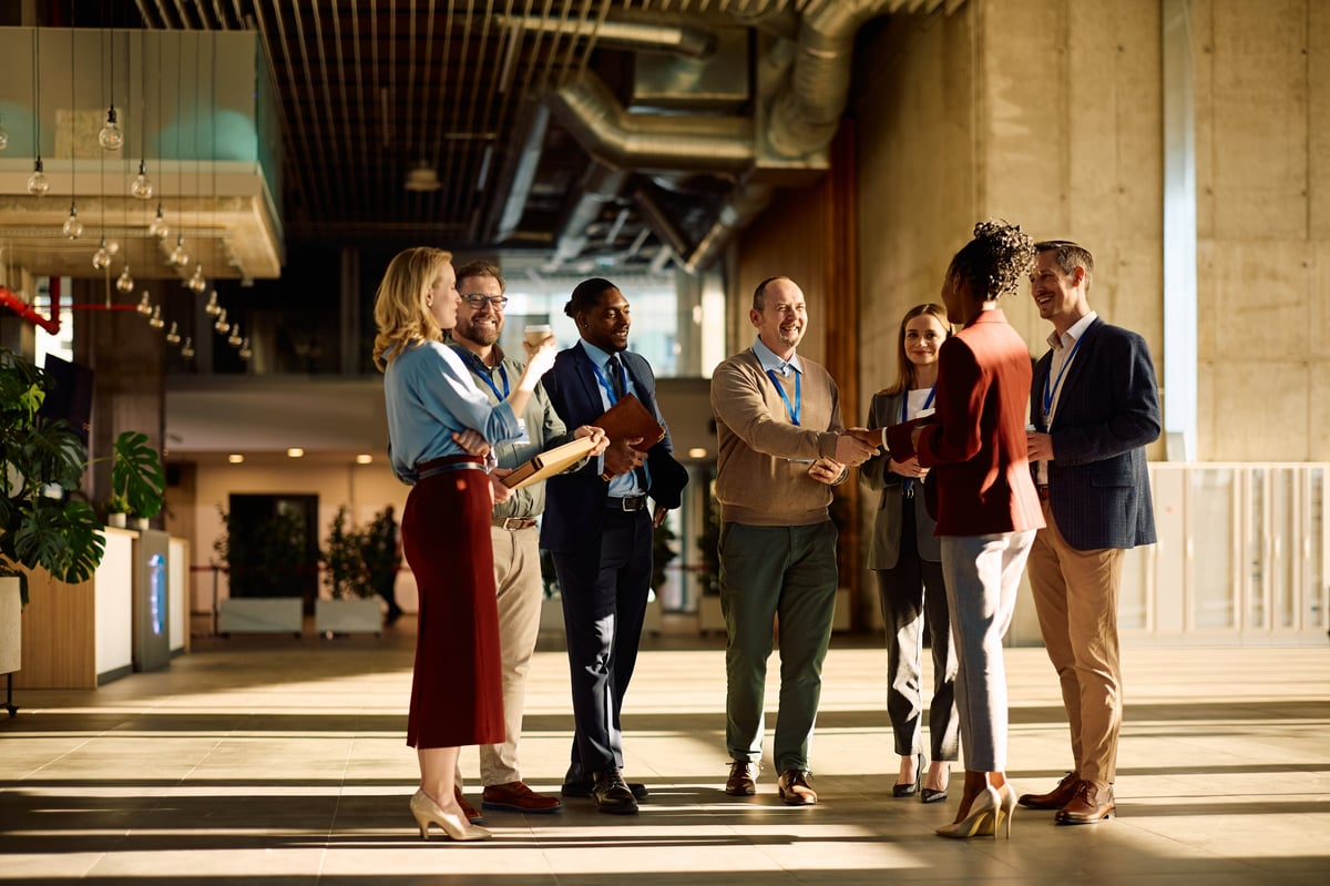 Empresarios haciendo negocios en Estados Unidos